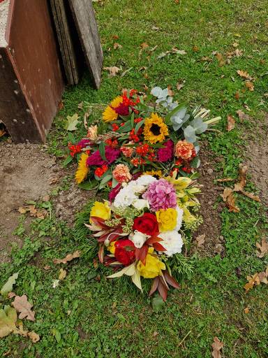 Blomster ved urnen